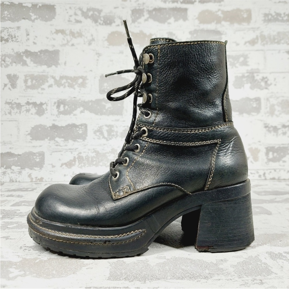 ISO vintage misdemeanor or skechers platform chunky heeled boots